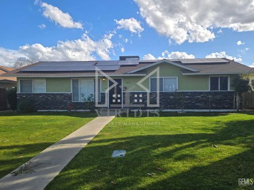 1017 Radcliffe Ave, Bakersfield, CA, 93305-1129 | Card Image