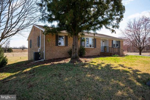 2340 Greensburg Rd, MARTINSBURG, WV, 25404-0434 | Card Image