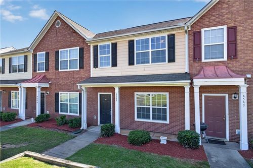 4542 Parkview Sq, Atlanta, GA, 30349-9408 | Card Image