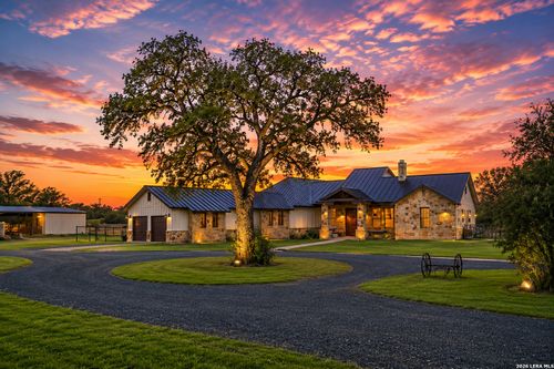 204 Seewald Rd, Boerne, TX, 78006-5003 | Card Image