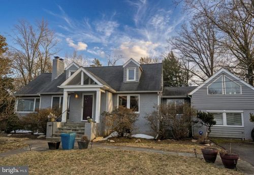 6429 Divine St, Mclean, VA, 22101-4703 | Card Image