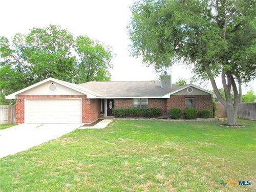 665 Center St, New Braunfels, TX, 78130-1849 | Card Image