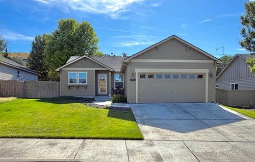 2104 S Kellogg Pl, Kennewick, WA, 99338-2536 | Card Image