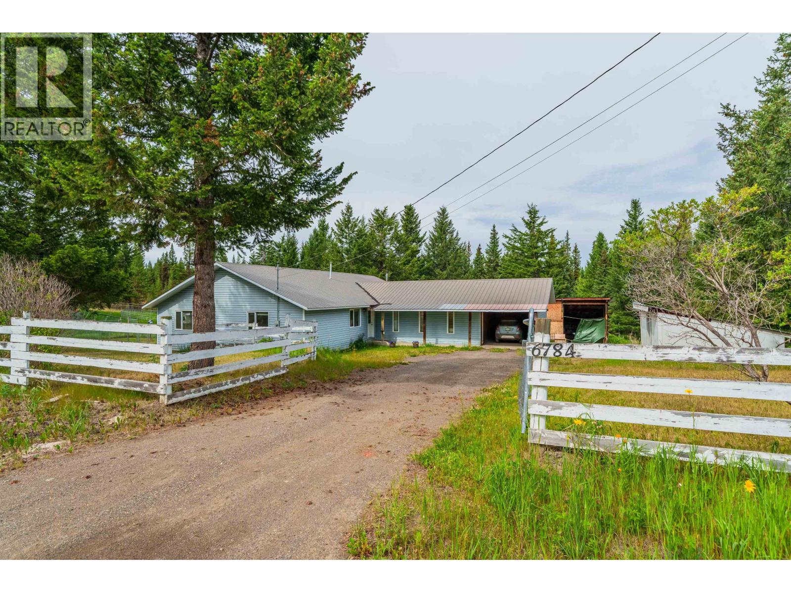 Residential in 100 Mile House 2