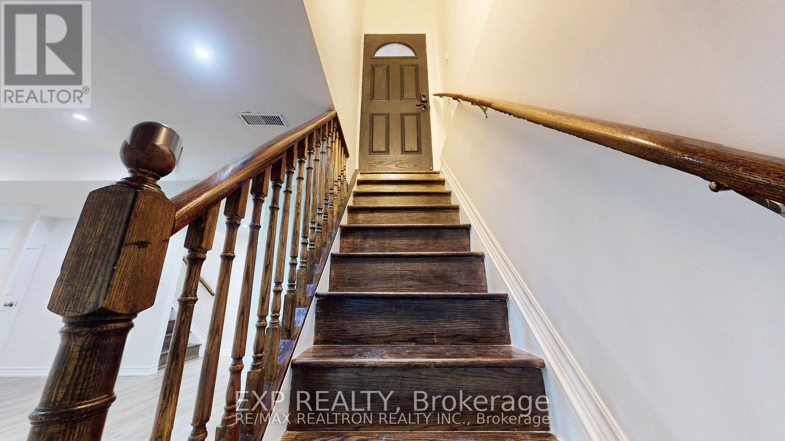 Residential Lease in Ajax (Central West) 2