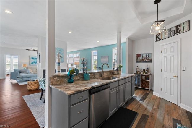 9509 14 Th Bay St, House attached with 4 bedrooms, 3 bathrooms and null parking in Norfolk VA | Image 18