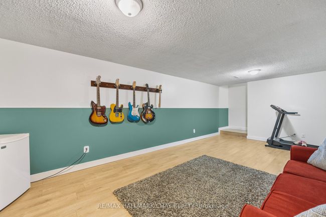 46 Farmingdale Cres, House other with 4 bedrooms, 2 bathrooms and 4 parking in Barrie ON | Image 18