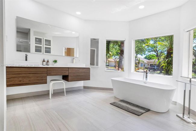 3848 Oak Ridge Cir, House other with 4 bedrooms, 3 bathrooms and null parking in Weston FL | Image 48
