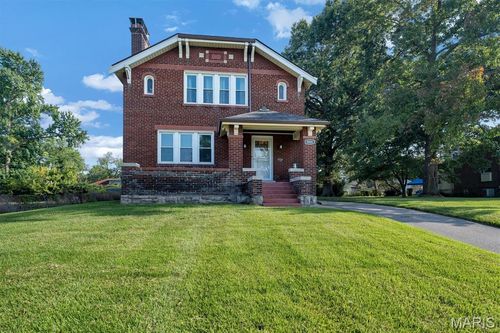 8062 Natural Bridge Rd, Saint Louis, MO, 63121-4402 | Card Image