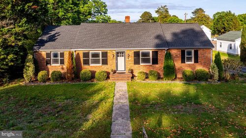 17 2nd Ave, Kilmarnock, VA, 22482-9571 | Card Image