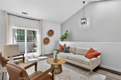 104-2003 E Artesia Blvd, Long Beach, CA, 90805-2004 | Card Image