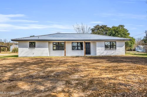 19 W Union Rd, Carriere, MS, 39426-8392 | Card Image
