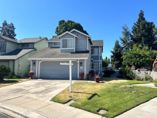 320 Laurelwood Cir, Manteca, CA, 95336-7120 | Card Image