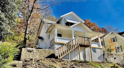 1592 Kilby Street, House other with 3 bedrooms, 2 bathrooms and null parking in Charleston WV | Image 3