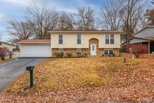 1057 Sunridge Trl W, Pevely, MO, 63070-2013 | Card Image