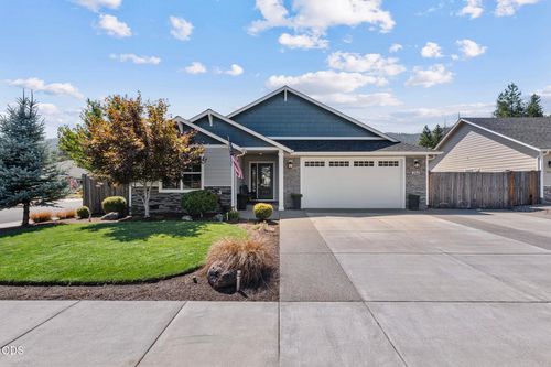 266 Retirement Ln, Cave Junction, OR, 97523-0200 | Card Image