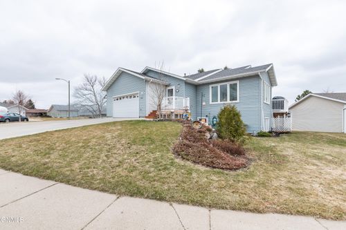 3851 Montreal St, Bismarck, ND, 58503-0343 | Card Image