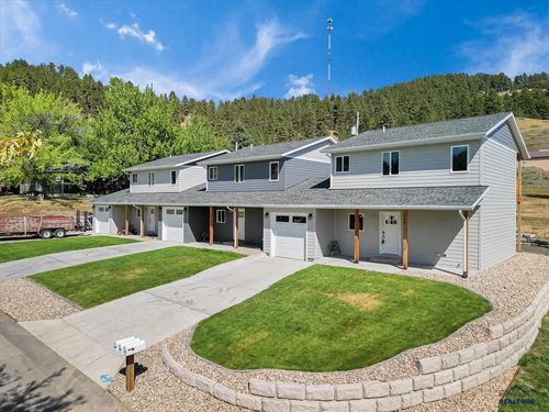312 7th St, Sturgis, SD, 57785-1215 | Card Image