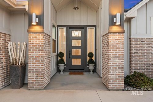 8416 W Meltwater Ln, Eagle, ID, 83616-1038 | Card Image