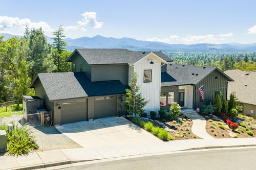 1575 Ne Noble Hts, Grants Pass, OR, 97526-3686 | Card Image