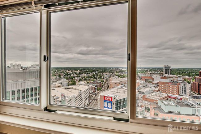 APT-2107 - 110 Somerset St, Townhouse with 2 bedrooms, 2 bathrooms and null parking in New Brunswick NJ | Image 25