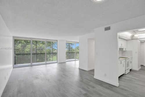 403-3821 Environ Blvd, Lauderhill, FL, 33319-4217 | Card Image