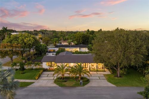 8625 Sw 147th St, Palmetto Bay, FL, 33158-1933 | Card Image