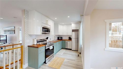 1232 2nd Ave N, Saskatoon, SK, S7K2E4 | Card Image
