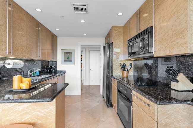APT-543 - 151 Crandon Blvd, Condo with 3 bedrooms, 3 bathrooms and null parking in Key Biscayne FL | Image 16