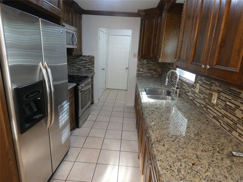 1618 Travis St, Garland, TX, 75042-5082 | Card Image