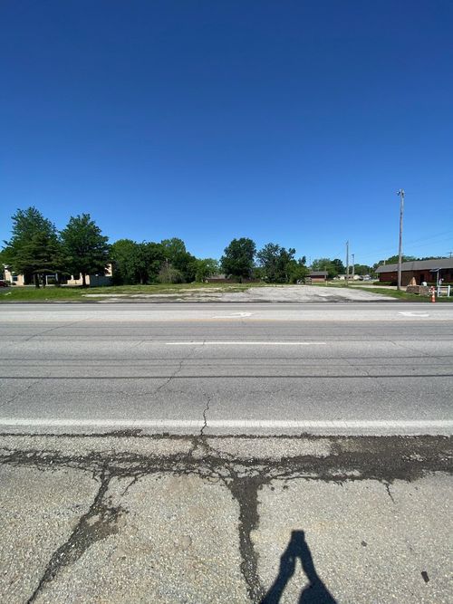 1525 N Main St, Miami, OK, 74354-2718 | Card Image