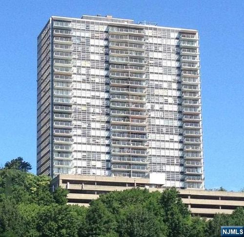 6050 Kennedy Blvd, West New York, NJ, 07093-3901 | Card Image