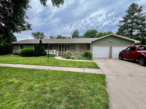 309 S Franklin St, Elk Point, SD, 57025-2445 | Card Image