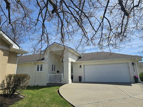 7833 N Cherry St, Kansas City, MO, 64118-1467 | Card Image