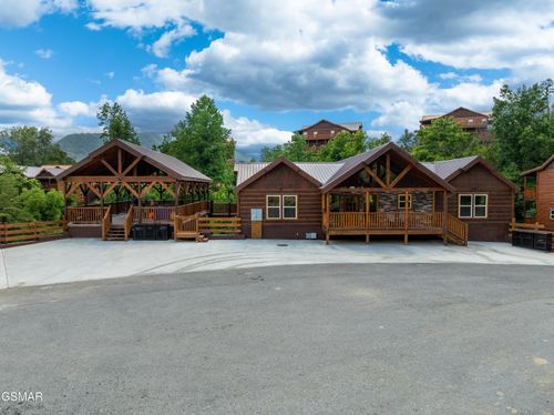 880 Bethlehem Way, Sevierville, TN, 37876 | Card Image