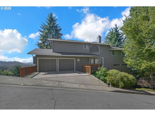 952 Summit Blvd, Springfield, OR, 97477-3767 | Card Image