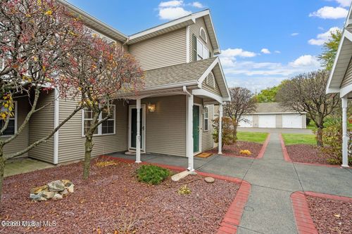25 Coralberry Ct, Albany, NY, 12203-3824 | Card Image