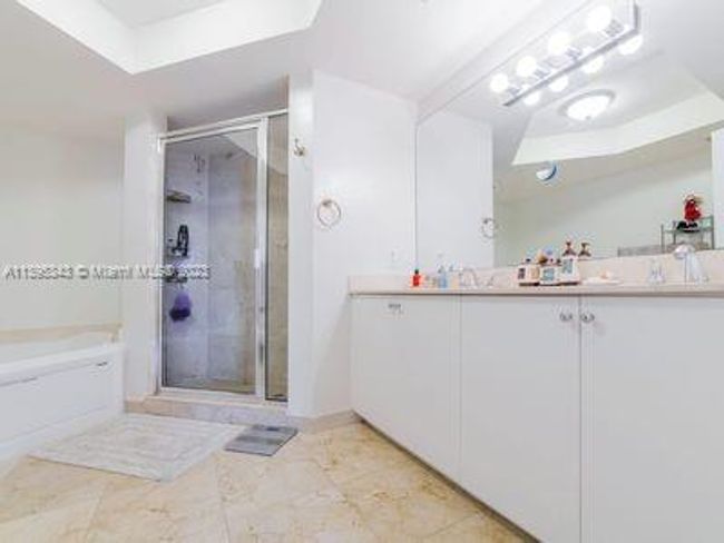 APT-1101 - 17555 Atlantic Blvd, Condo with 3 bedrooms, 2 bathrooms and null parking in Sunny Isles Beach FL | Image 13