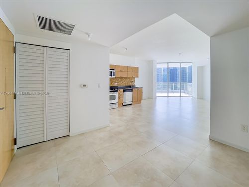 3208-350 S Miami Ave, Miami, FL, 33130-1933 | Card Image