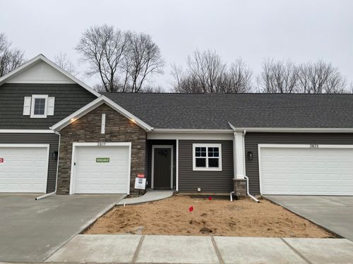 11-2817 W Cobblestone Ct Se, Kentwood, MI, 49512-5498 | Card Image