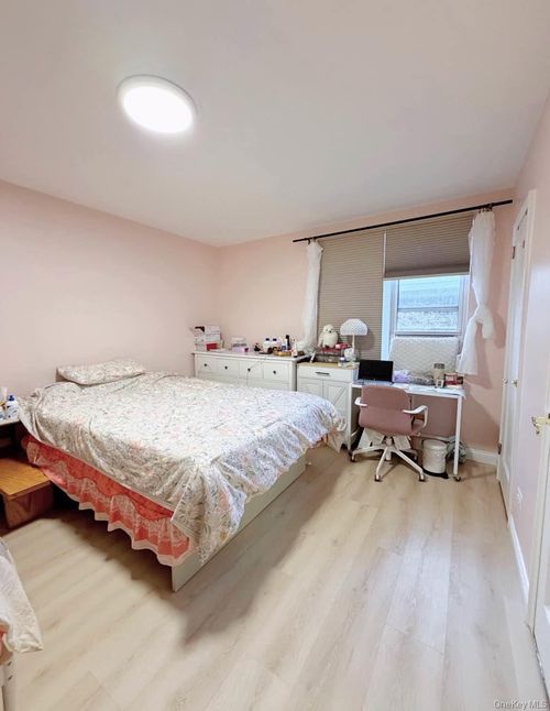 apt-4j-12010 85th Ave, Kew Gardens, NY, 11415-3215 | Card Image