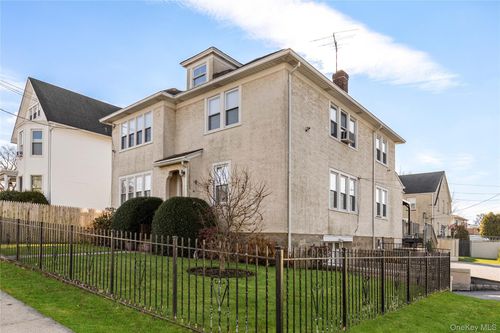 40 Oak St, Harrison, NY, 10528-3519 | Card Image