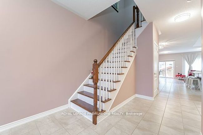 51 Prosser Cres, House attached with 4 bedrooms, 4 bathrooms and 3 parking in Sutton West ON | Image 4