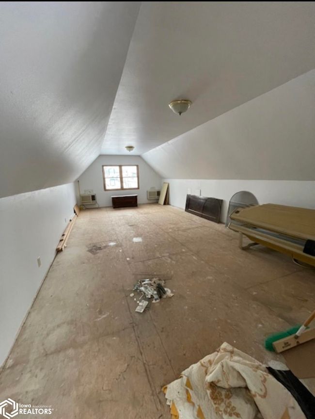 304 S Market St, House other with 3 bedrooms, 2 bathrooms and null parking in Rock port MO | Image 45