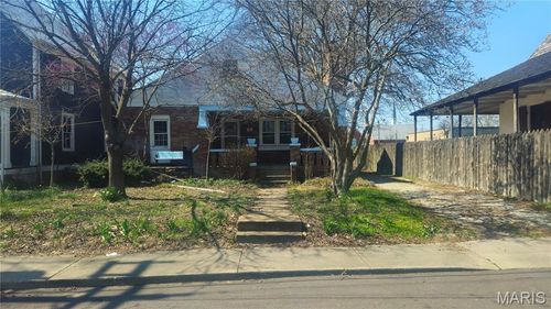 135 S Main St, Ste Genevieve, MO, 63670-1629 | Card Image