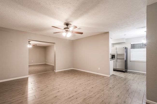 512 Lyndale Dr, House other with 3 bedrooms, 2 bathrooms and 2 parking in Highlands TX | Image 6
