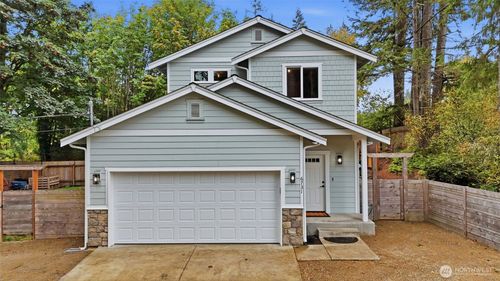6731 Clover Valley Rd Se, Port Orchard, WA, 98367-9052 | Card Image