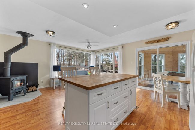 209 Maple Grove Lane, House other with 2 bedrooms, 1 bathrooms and 6 parking in South Frontenac ON | Image 4