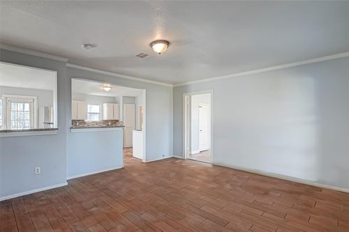 5322 Westover St, Houston, TX, 77033-3025 | Card Image