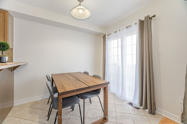 21 Cedarbrook Rd, House attached with 3 bedrooms, 3 bathrooms and 1 parking in Brampton ON | Image 12